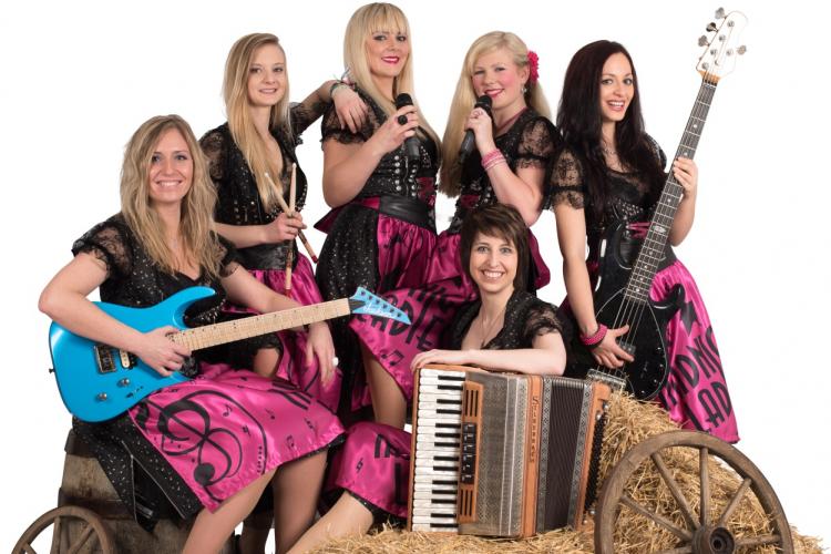 midnight ladies oktoberfestband pressebild1 2