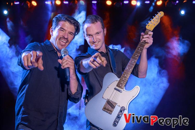 Downloads 178 VivaPeople Partyband Pressebild mit Logo 3