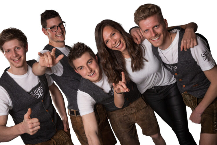 Die Jungen Puschtra Pressebild 1 scaled 1