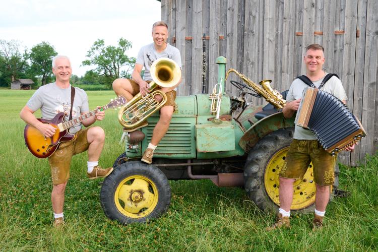 Downloads 81 FreshAlpin Oktoberfestband 2025 Pressebild 3 scaled 1